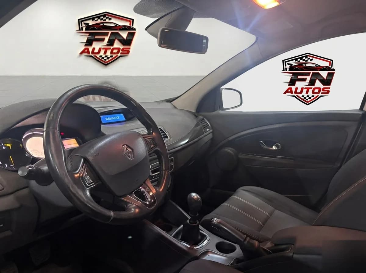 Renault Megane TCe 2014 - coche ocasión Almazora 7